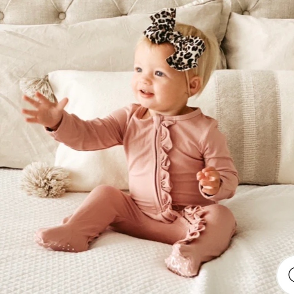 Caden Lane Mauve Ruffle Zipper Footed Onesie 3-6 Months